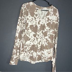 Buckle long sleeve size large. Never worn.